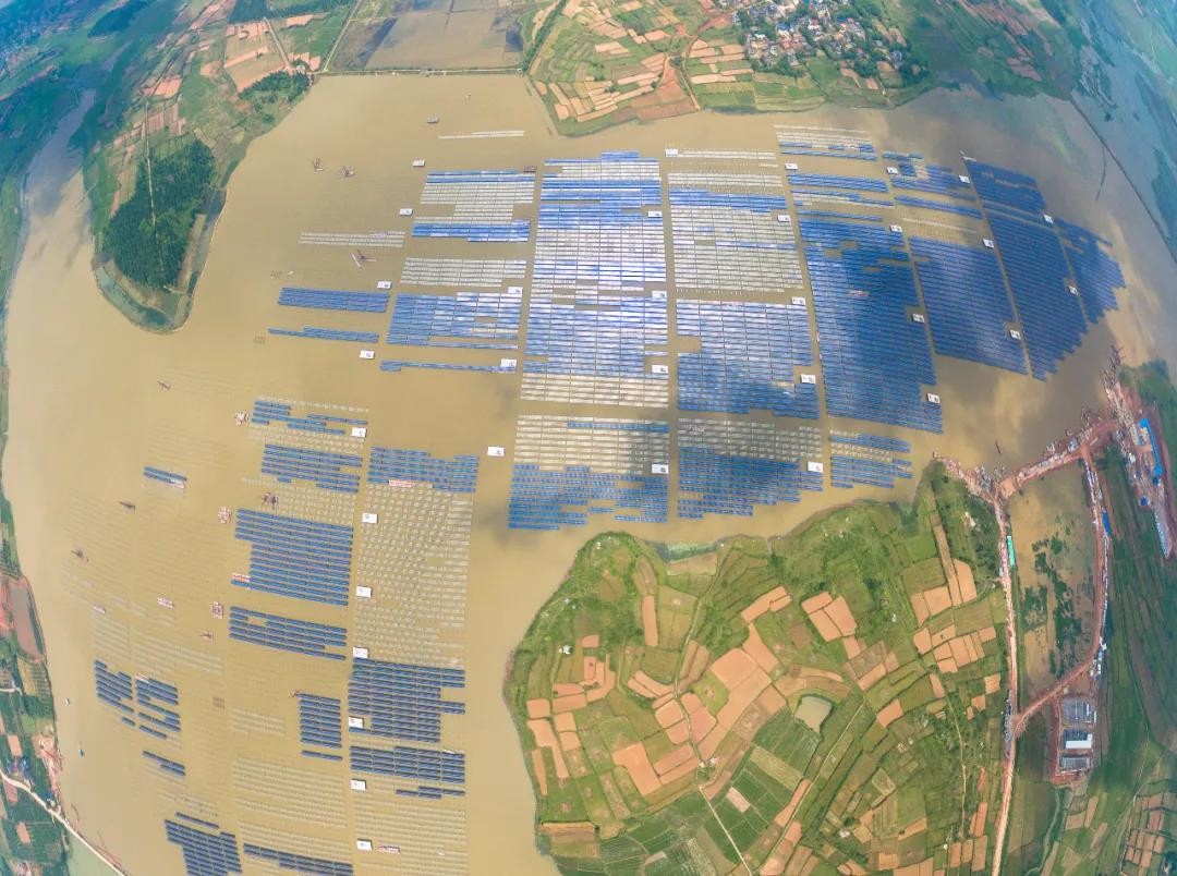 750 MW! www.leihuo.com Won the Entrusted Maintenance Project for PV Plants of China Huadian Corporation